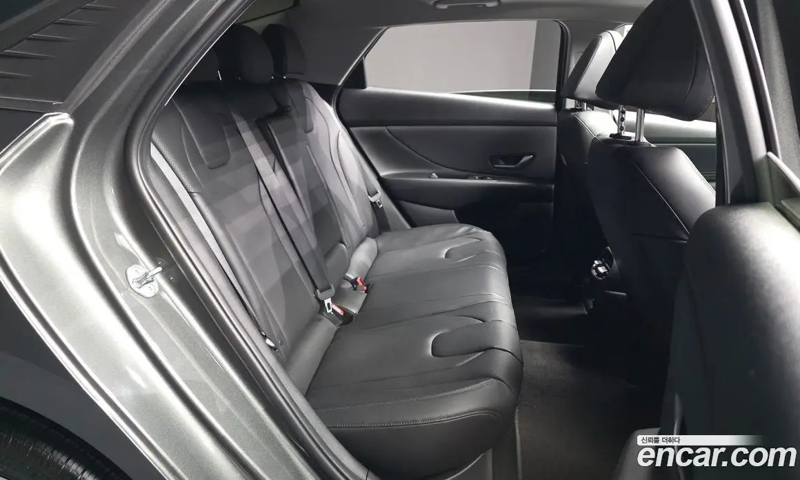 Hyundai Avante 2022 1.6 автомат (гидро), фото 18