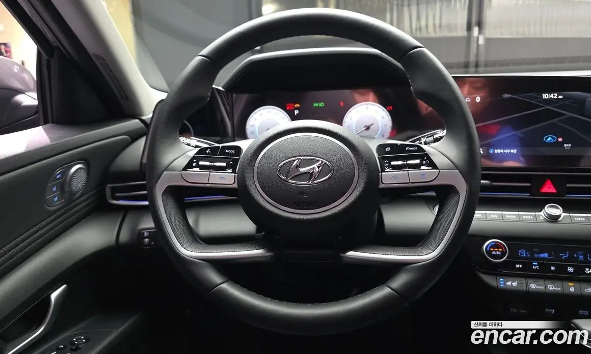 Hyundai Avante 2022 1.6 автомат (гидро), фото 19