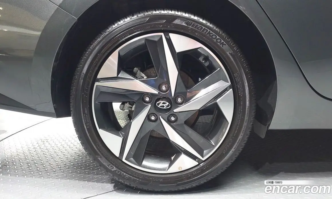 Hyundai Avante 2022 1.6 автомат (гидро), фото 5