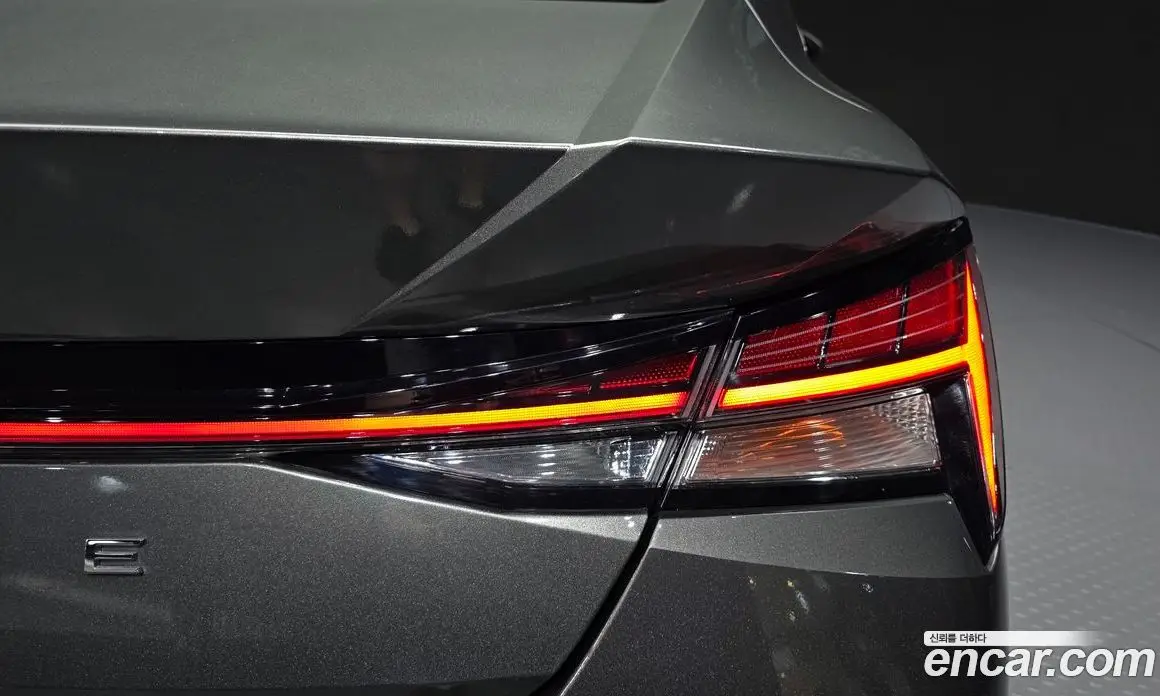 Hyundai Avante 2022 1.6 автомат (гидро), фото 9