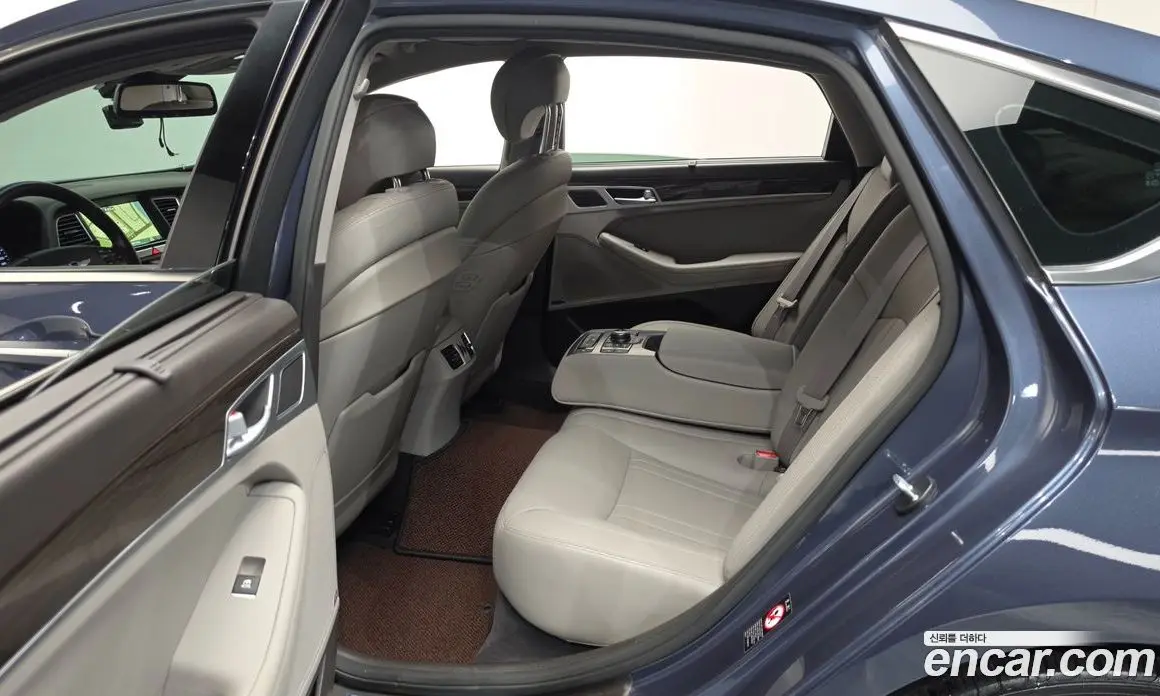 Hyundai Genesis 2014 3.3 автомат (гидро), фото 18 Hyundai Genesis 2014 3.3 автомат (гидро), фото 18