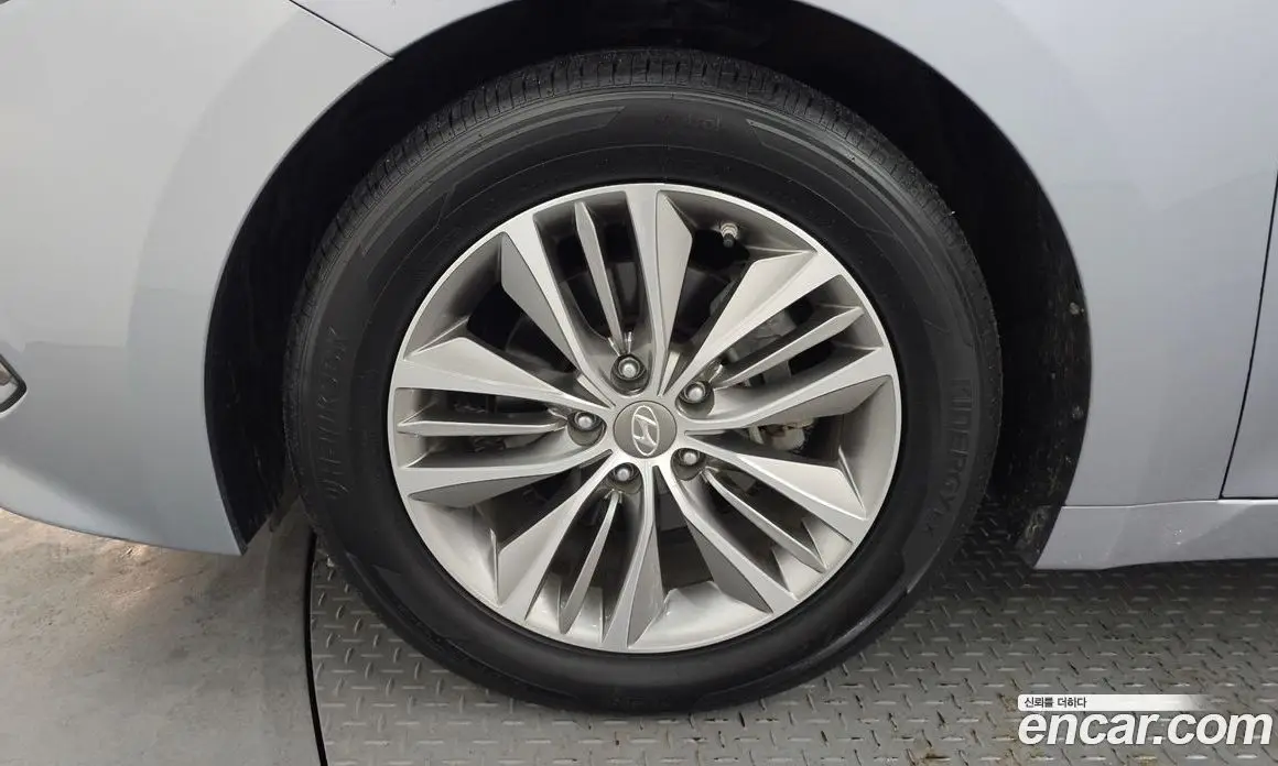 Hyundai Grandeur 2015 2.4 автомат (гидро), фото 5 Hyundai Grandeur 2015 2.4 автомат (гидро), фото 5
