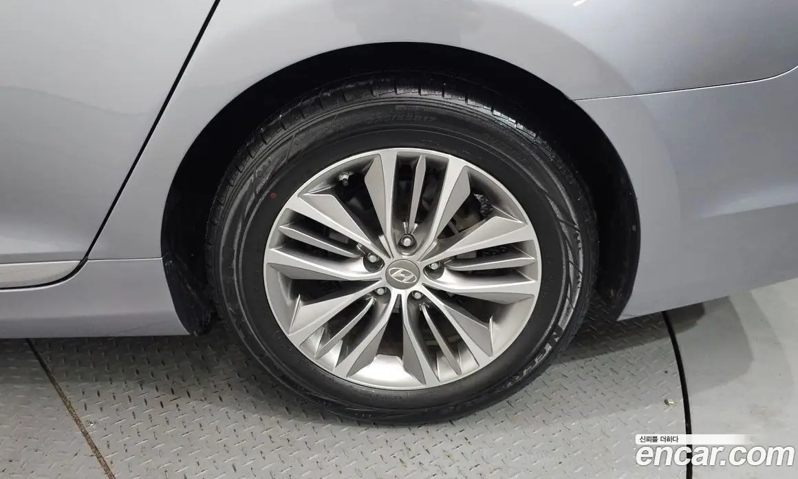 Hyundai Grandeur 2015 2.4 автомат (гидро), фото 7 Hyundai Grandeur 2015 2.4 автомат (гидро), фото 7
