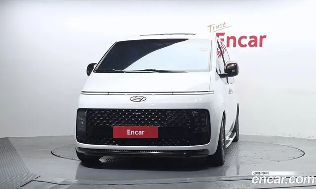 Hyundai Staria 2023 3.5 автомат (гидро), миниатюра 3