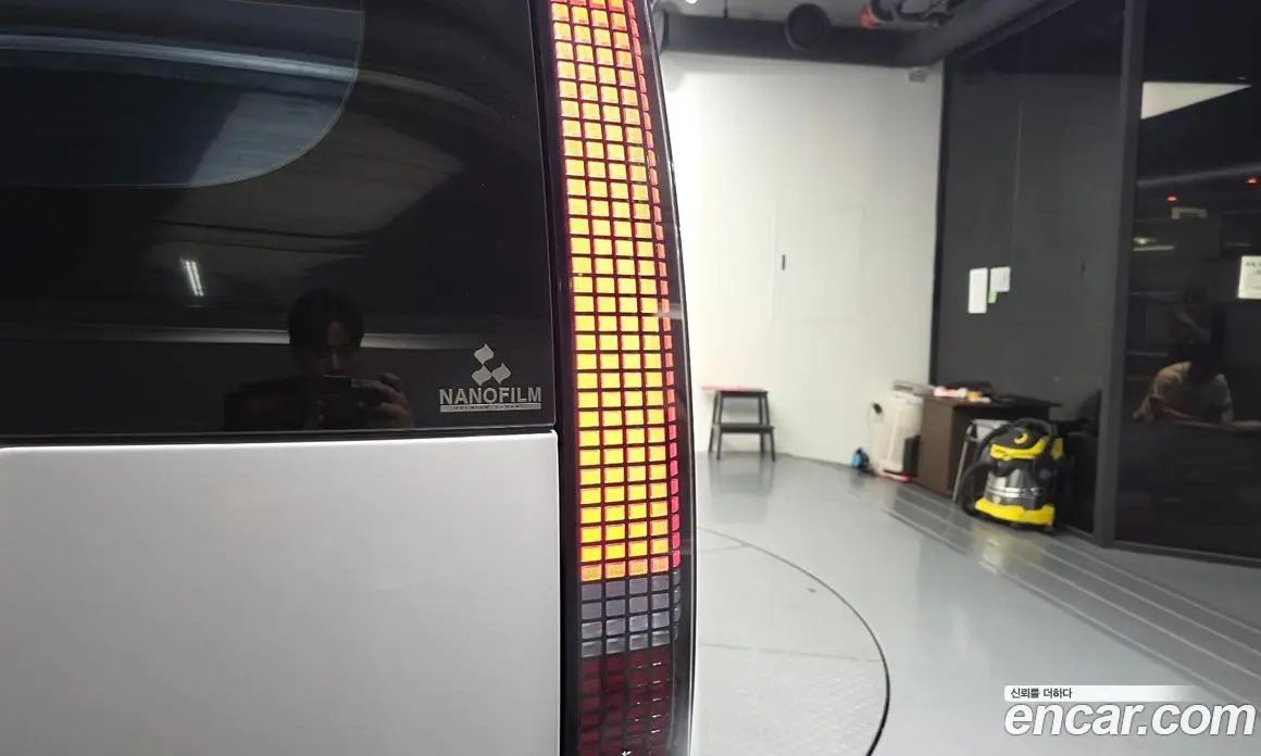 Hyundai Staria 2023 3.5 автомат (гидро), фото 9