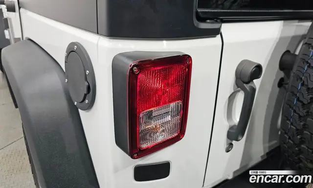 Jeep Wrangler 2016 3.6 автомат (гидро), миниатюра 8 Jeep Wrangler 2016 3.6 автомат (гидро), миниатюра 8