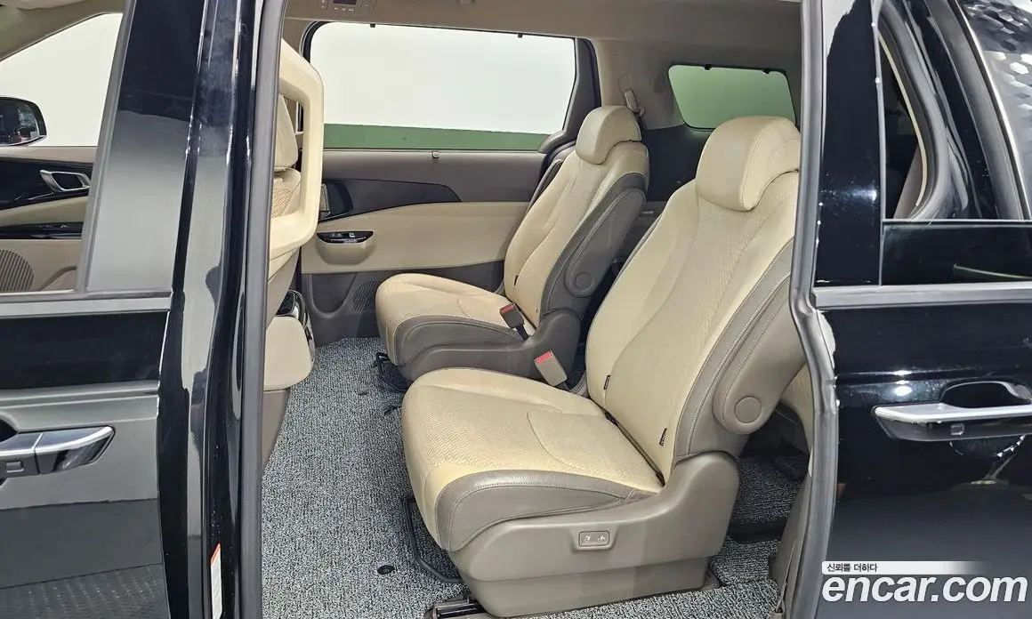 Kia Carnival 2023 2.2 автомат (гидро), фото 17