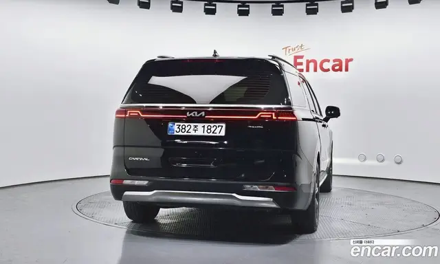 Kia Carnival 2023 2.2 автомат (гидро), миниатюра 4