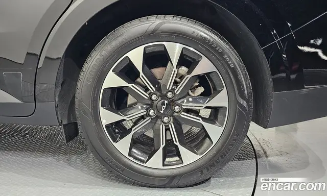 Kia Carnival 2023 2.2 автомат (гидро), миниатюра 7