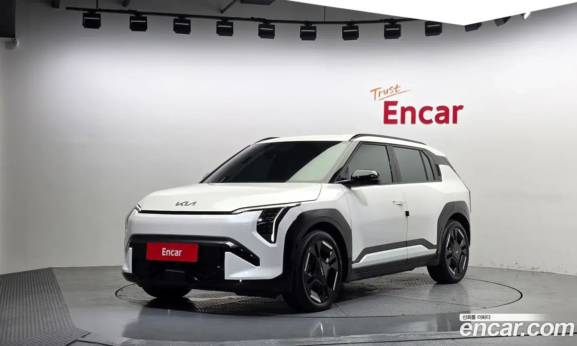 Kia EV3 2025 0.2 автомат (гидро), фото 1 Kia EV3 2025 0.2 автомат (гидро), фото 1