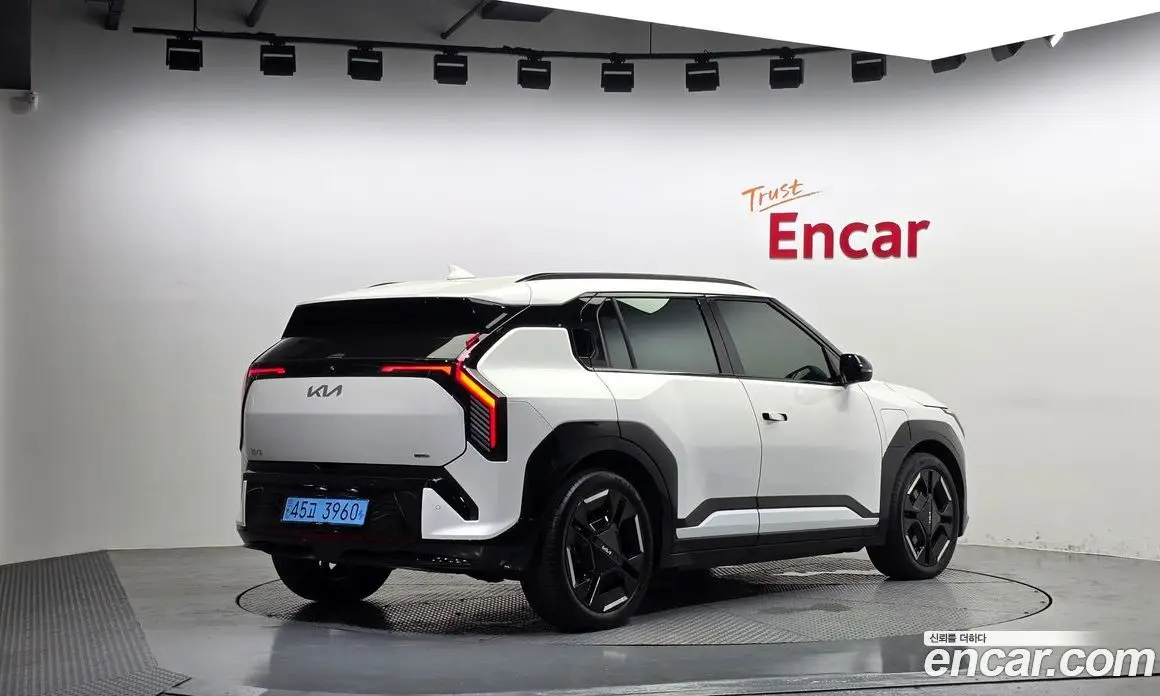 Kia EV3 2025 0.2 автомат (гидро), фото 2 Kia EV3 2025 0.2 автомат (гидро), фото 2