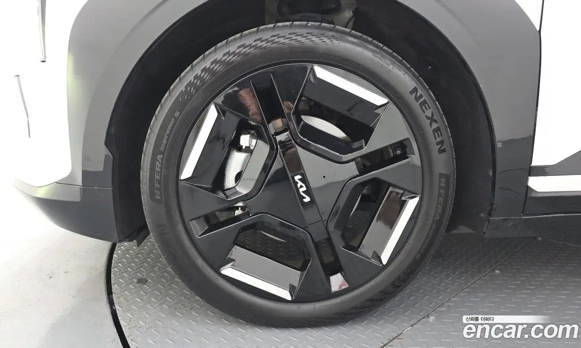 Kia EV3 2025 0.2 автомат (гидро), фото 5 Kia EV3 2025 0.2 автомат (гидро), фото 5