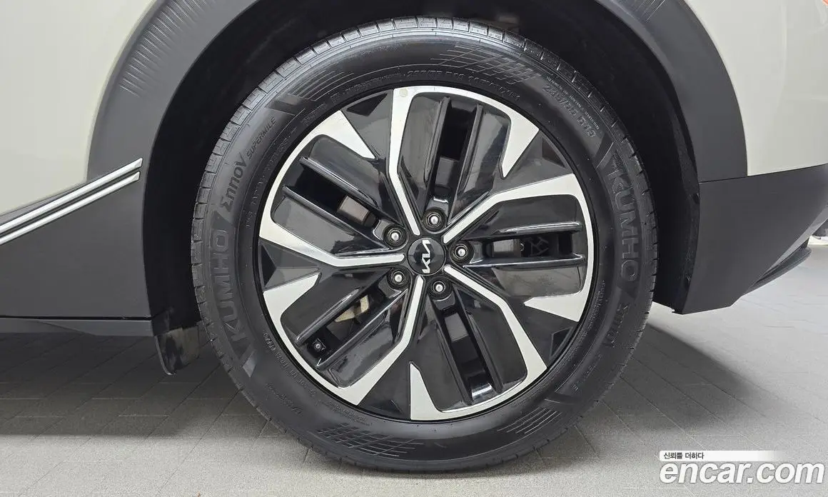 Kia EV6 2023 0.1 автомат (гидро), фото 7 Kia EV6 2023 0.1 автомат (гидро), фото 7