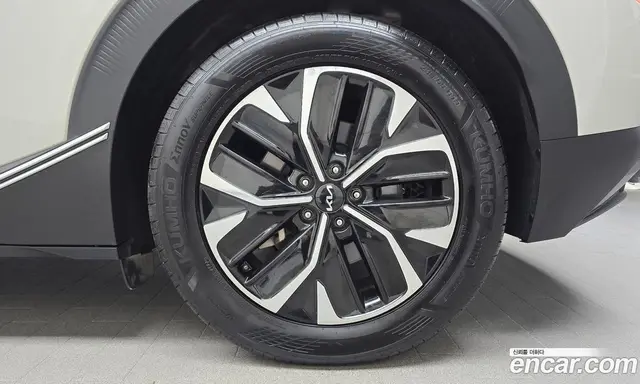 Kia EV6 2023 0.1 автомат (гидро), миниатюра 7 Kia EV6 2023 0.1 автомат (гидро), миниатюра 7