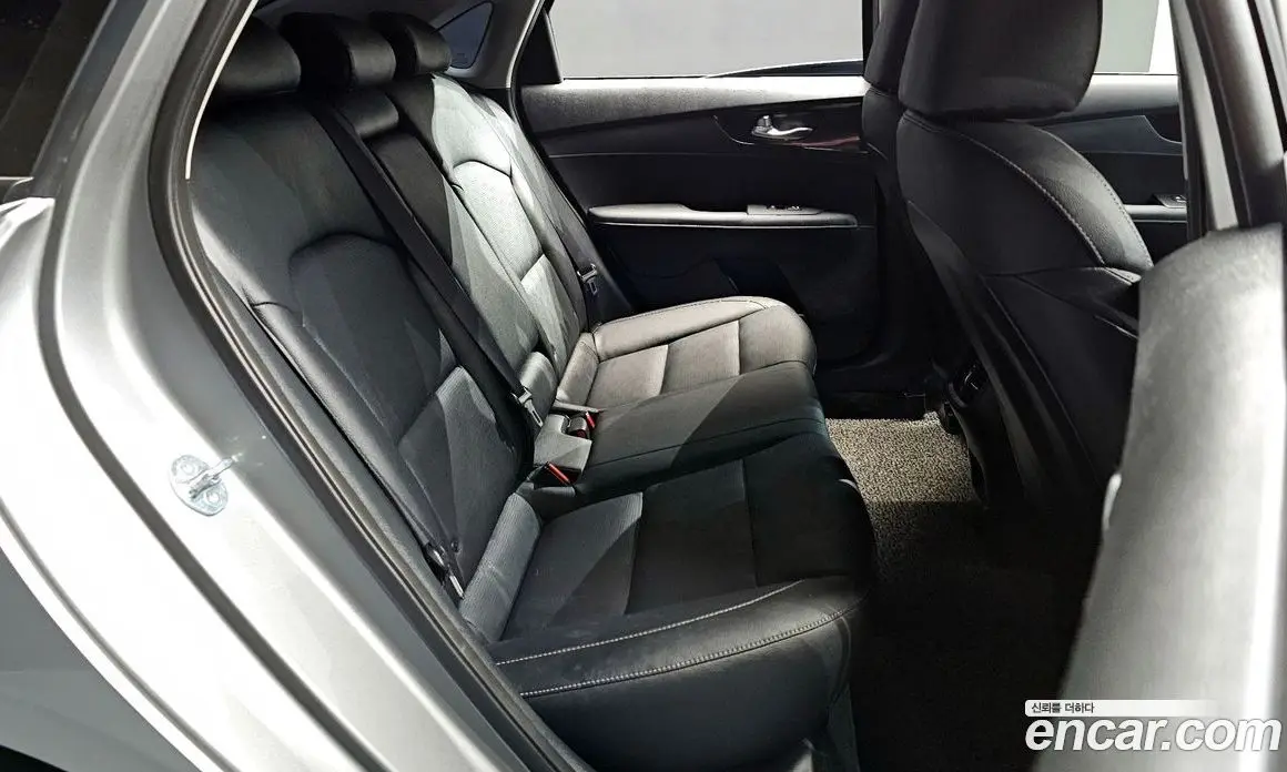 Kia K3 2024 1.6 автомат (гидро), фото 17