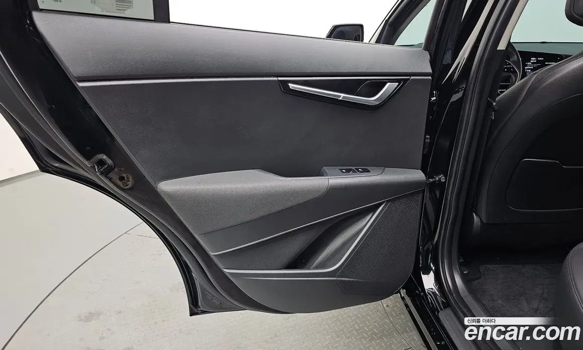 Kia Niro 2023 0.2 автомат (гидро), фото 14