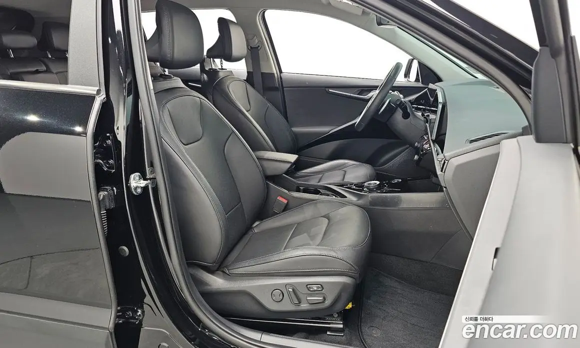 Kia Niro 2023 0.2 автомат (гидро), фото 16