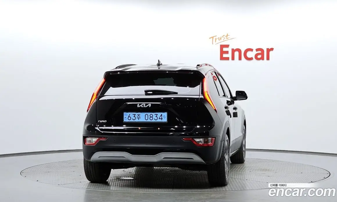 Kia Niro 2023 0.2 автомат (гидро), фото 3