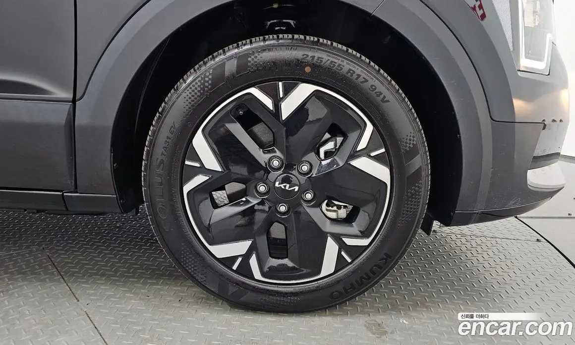 Kia Niro 2023 0.2 автомат (гидро), фото 6