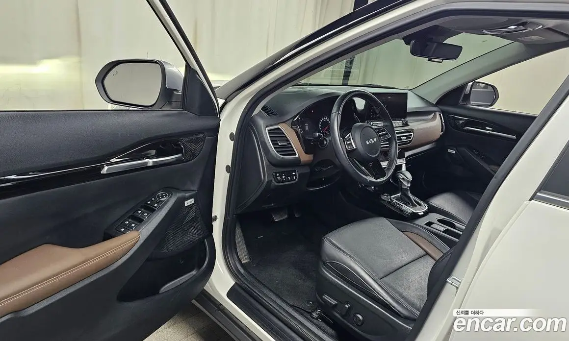 Kia Seltos 2022 1.6 автомат (гидро), фото 12 Kia Seltos 2022 1.6 автомат (гидро), фото 12