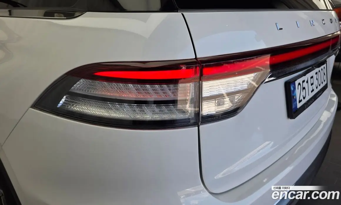 Lincoln Aviator 2023 3.0 автомат (гидро), фото 9