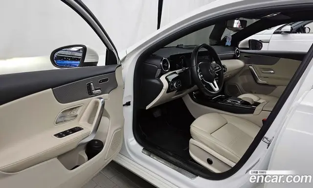 Mercedes-Benz A-Class 2019 2.0 автомат (гидро), миниатюра 12