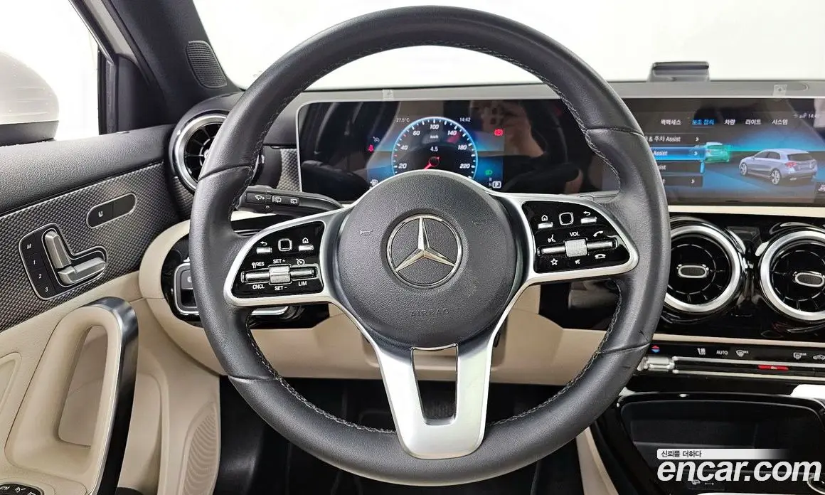 Mercedes-Benz A-Class 2019 2.0 автомат (гидро), фото 18 Mercedes-Benz A-Class 2019 2.0 автомат (гидро), фото 18