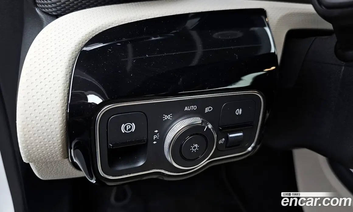Mercedes-Benz A-Class 2019 2.0 автомат (гидро), фото 19 Mercedes-Benz A-Class 2019 2.0 автомат (гидро), фото 19