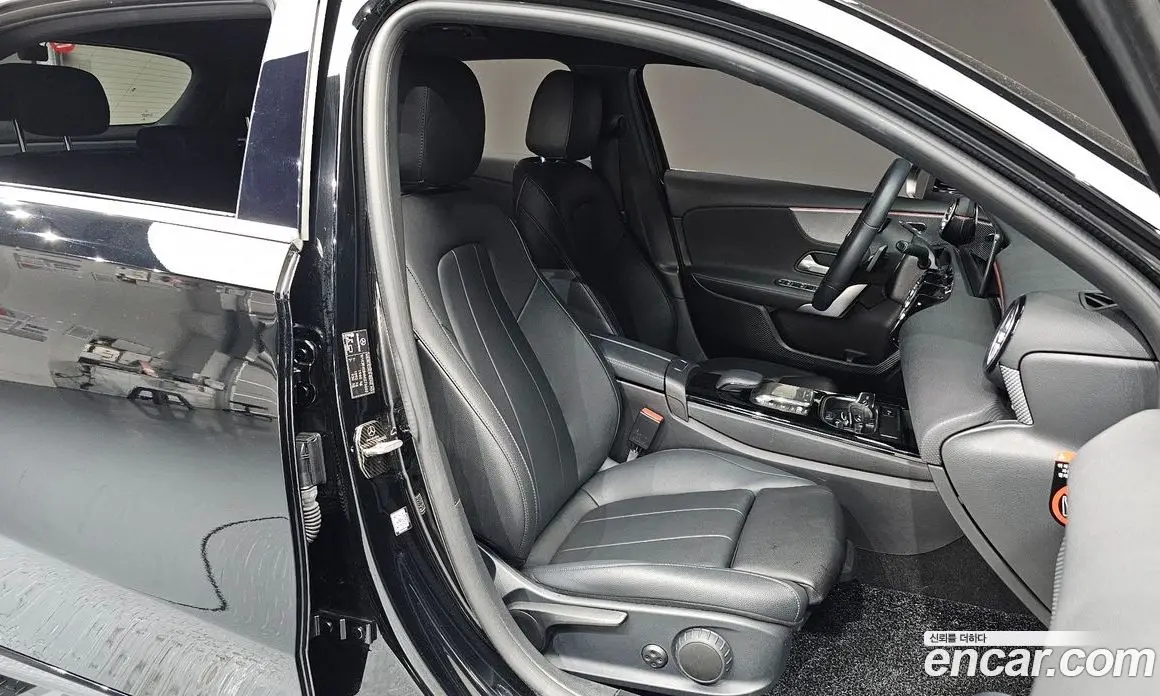 Mercedes-Benz A-Class 2021 2.0 автомат (гидро), фото 16