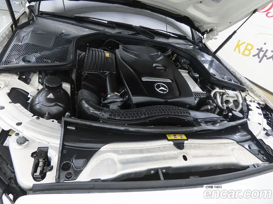 Mercedes-Benz C-Class 2017 2.0 автомат (гидро), фото 19 Mercedes-Benz C-Class 2017 2.0 автомат (гидро), фото 19