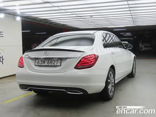 Mercedes-Benz C-Class 2017 2.0 автомат (гидро), миниатюра 4 Mercedes-Benz C-Class 2017 2.0 автомат (гидро), миниатюра 4
