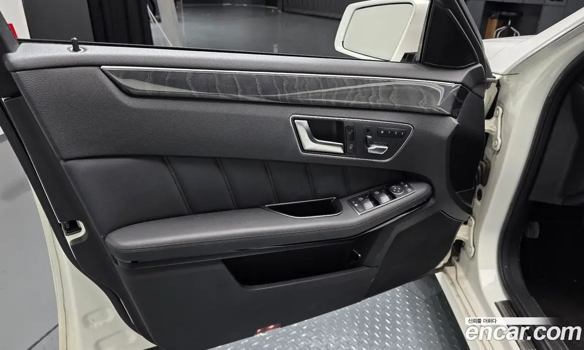 Mercedes-Benz E-Class 2013 2.1 автомат (гидро), фото 14 Mercedes-Benz E-Class 2013 2.1 автомат (гидро), фото 14
