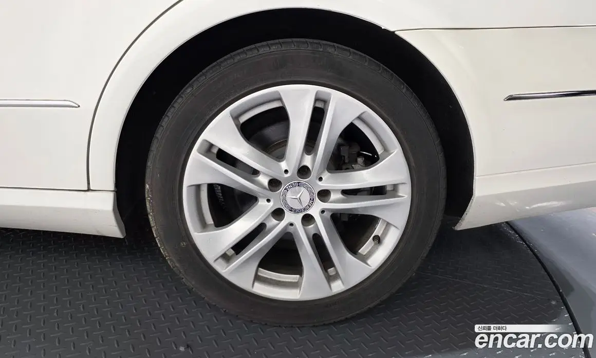 Mercedes-Benz E-Class 2013 2.1 автомат (гидро), фото 7 Mercedes-Benz E-Class 2013 2.1 автомат (гидро), фото 7