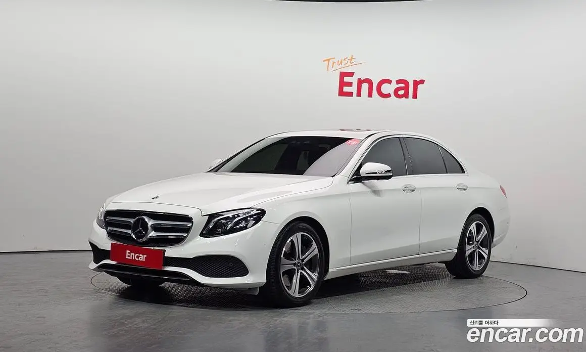 Mercedes-Benz E-Class 2017 2.0 автомат (гидро), фото 1 Mercedes-Benz E-Class 2017 2.0 автомат (гидро), фото 1