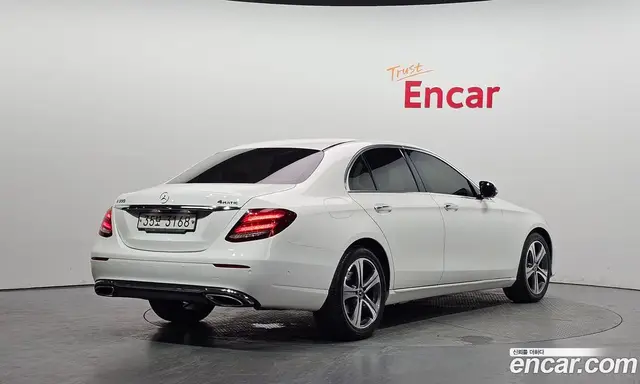 Mercedes-Benz E-Class 2017 2.0 автомат (гидро), миниатюра 2 Mercedes-Benz E-Class 2017 2.0 автомат (гидро), миниатюра 2
