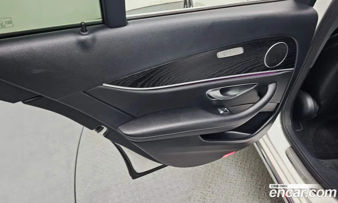Mercedes-Benz E-Class 2017 2.0 автомат (гидро), фото 15 Mercedes-Benz E-Class 2017 2.0 автомат (гидро), фото 15