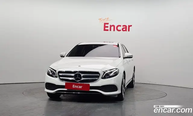 Mercedes-Benz E-Class 2017 2.0 автомат (гидро), миниатюра 3 Mercedes-Benz E-Class 2017 2.0 автомат (гидро), миниатюра 3