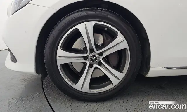 Mercedes-Benz E-Class 2017 2.0 автомат (гидро), миниатюра 5 Mercedes-Benz E-Class 2017 2.0 автомат (гидро), миниатюра 5