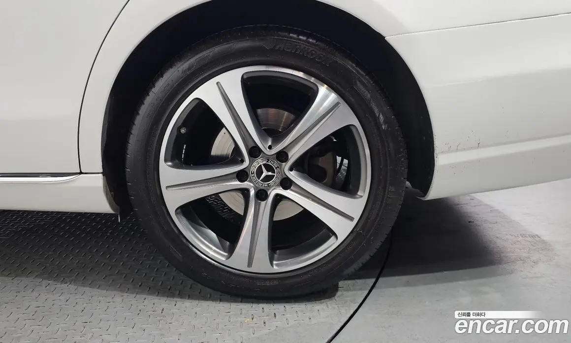 Mercedes-Benz E-Class 2017 2.0 автомат (гидро), фото 7 Mercedes-Benz E-Class 2017 2.0 автомат (гидро), фото 7