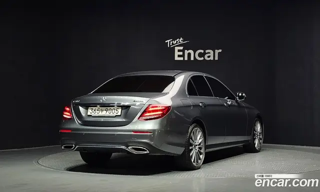 Mercedes-Benz E-Class 2017 2.0 автомат (гидро), миниатюра 2 Mercedes-Benz E-Class 2017 2.0 автомат (гидро), миниатюра 2
