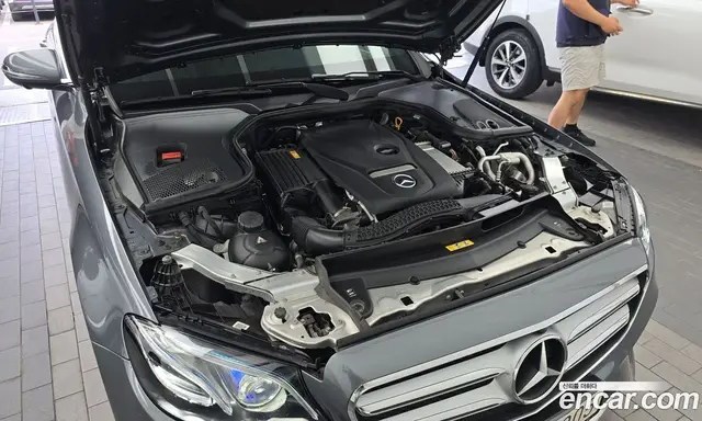Mercedes-Benz E-Class 2017 2.0 автомат (гидро), миниатюра 6 Mercedes-Benz E-Class 2017 2.0 автомат (гидро), миниатюра 6