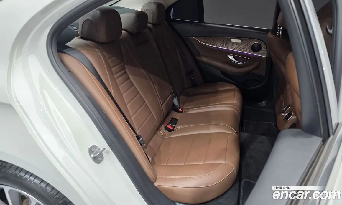 Mercedes-Benz E-Class 2017 2.0 автомат (гидро), фото 16 Mercedes-Benz E-Class 2017 2.0 автомат (гидро), фото 16