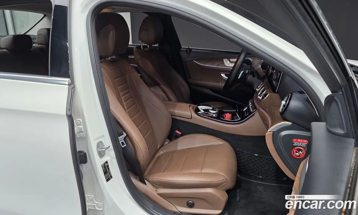 Mercedes-Benz E-Class 2017 2.0 автомат (гидро), фото 17 Mercedes-Benz E-Class 2017 2.0 автомат (гидро), фото 17