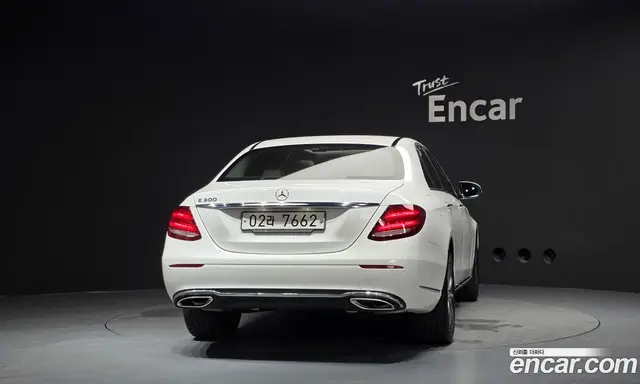 Mercedes-Benz E-Class 2017 2.0 автомат (гидро), миниатюра 4 Mercedes-Benz E-Class 2017 2.0 автомат (гидро), миниатюра 4