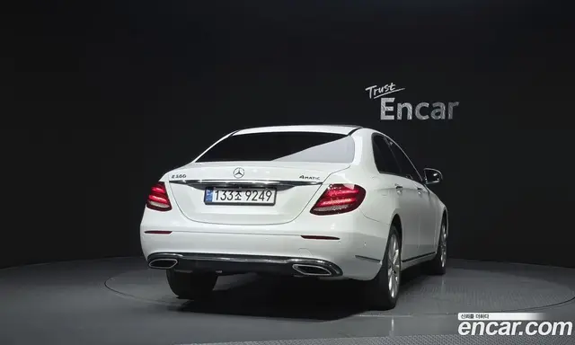 Mercedes-Benz E-Class 2018 2.0 автомат (гидро), миниатюра 4