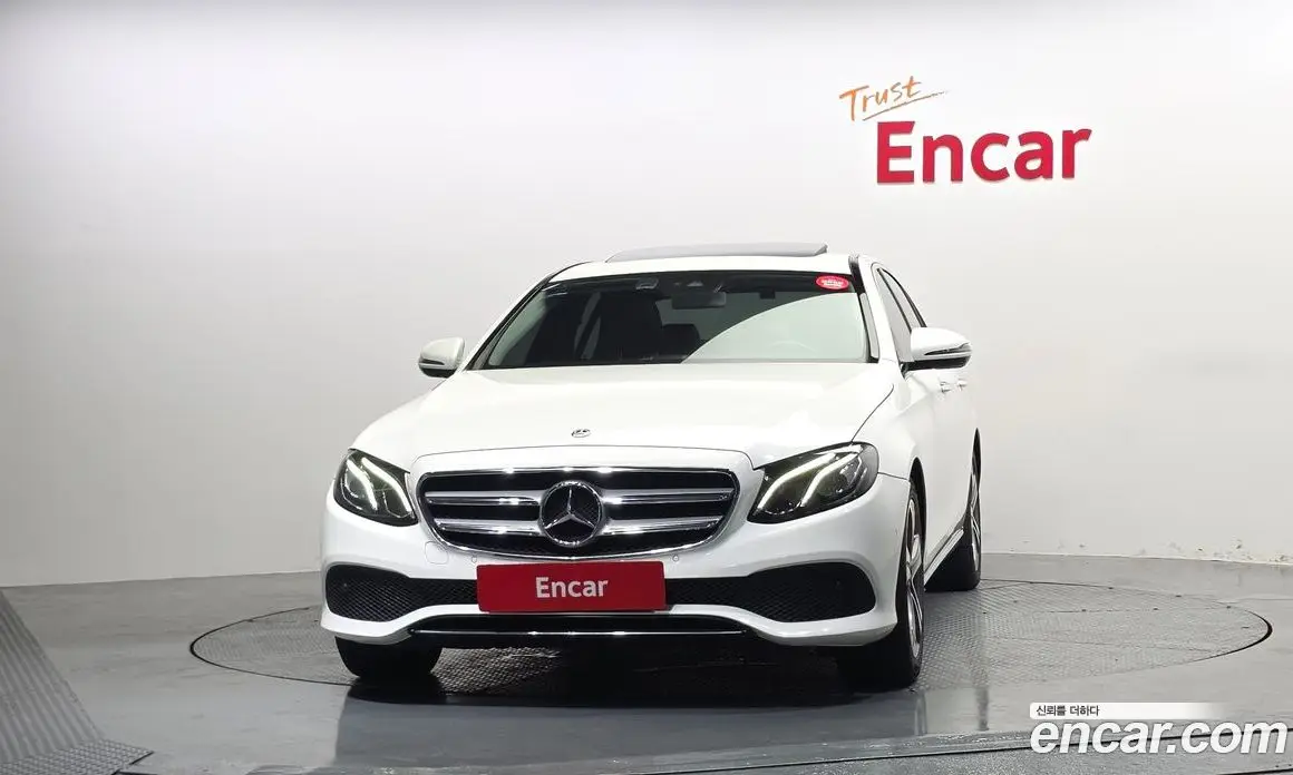 Mercedes-Benz E-Class 2018 2.0 автомат (гидро), фото 3