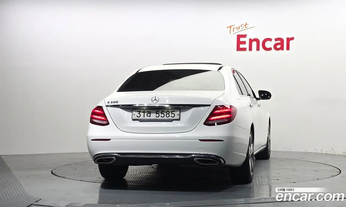 Mercedes-Benz E-Class 2018 2.0 автомат (гидро), фото 4