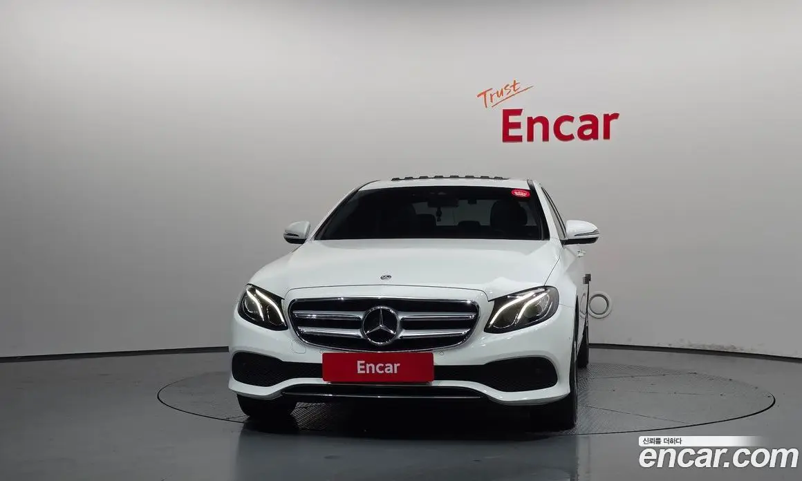 Mercedes-Benz E-Class 2018 2.0 автомат (гидро), фото 3