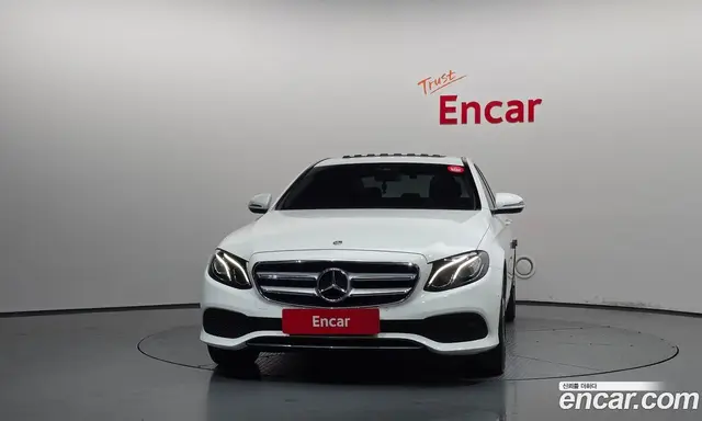 Mercedes-Benz E-Class 2018 2.0 автомат (гидро), миниатюра 3