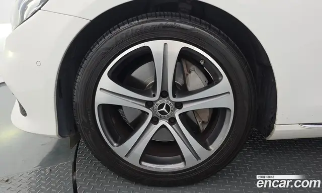 Mercedes-Benz E-Class 2018 2.0 автомат (гидро), миниатюра 5